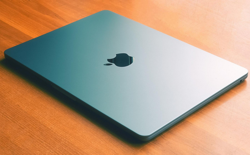 Nový MacBook Pro je jen první vlaštovka. Na jaře dorazí další počítače s procesorem M5