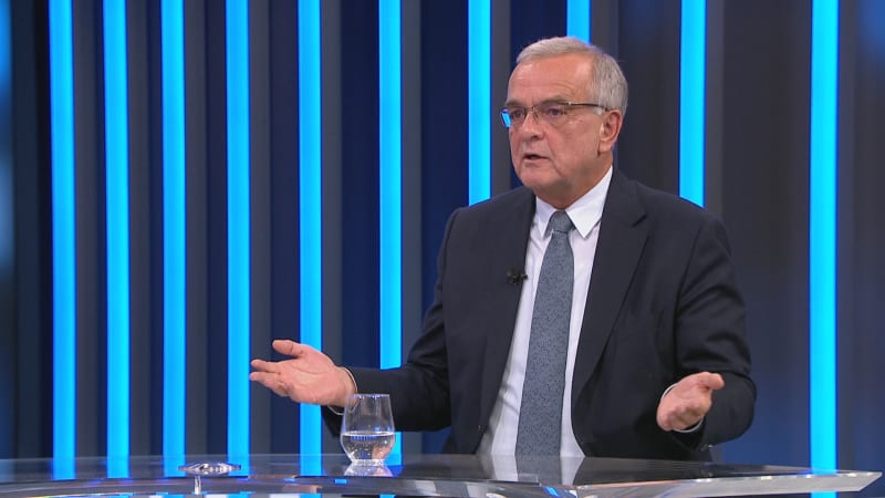 Léta jsem žil v bludu, přiznal Kalousek. Voliče vidí jako fotbalový kotel, o vítězi má jasno