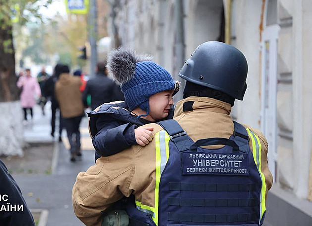 Rusové zasáhli v Charkově mateřskou školu, několik dětí je zraněných