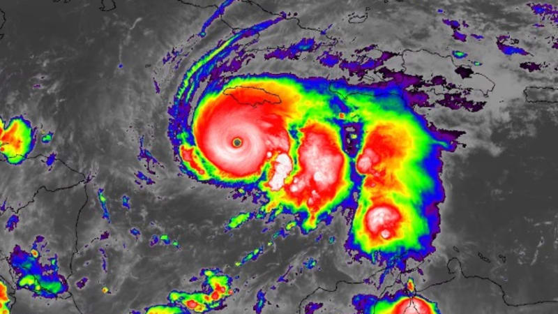Karibik před apokalypsou: Žene se bouře století, oko hurikánu Melissa vyděsilo i vědce