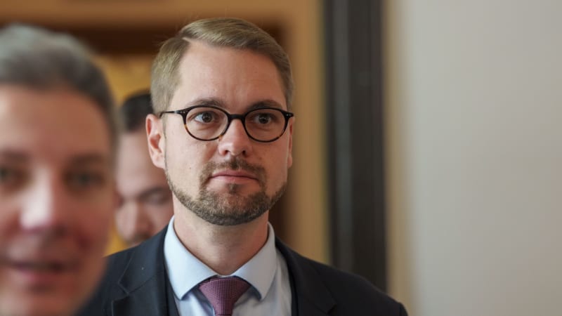 Předseda TOP 09 skončil v nemocnici, musí na operaci. Budu K.O., sdělil Havel