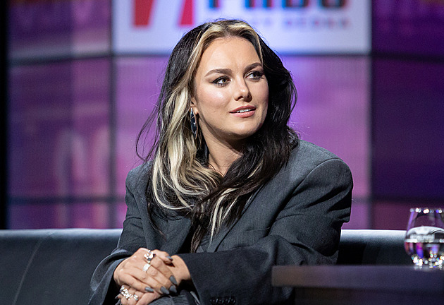 Dua Lipa mě rozhodila, mluvila jsem na ni česky a hledala Kazmu, vzpomíná Farna