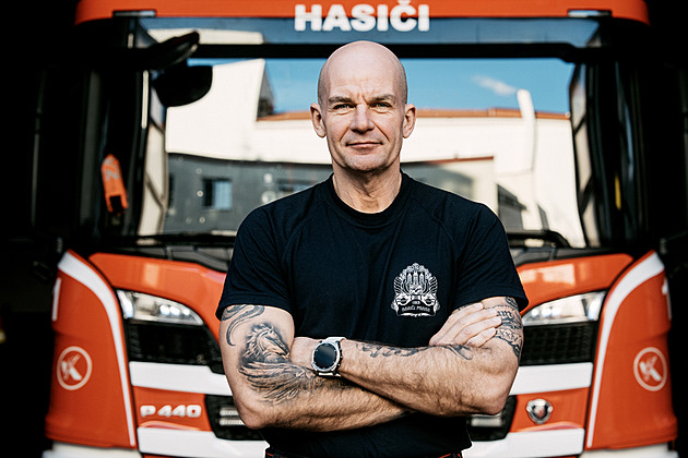 Od té doby u sebe nosím zbraň, říká hasič, který zasahoval na filozofické fakultě