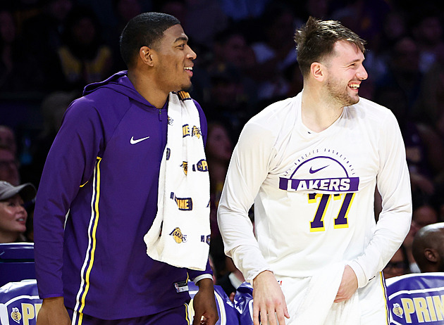 Dončič se do sestavy Lakers vrací už o svátcích, Denver tone ve zdravotní krizi
