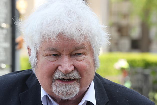 Možná, že jsme poslední generace, která ještě žila v demokracii, míní Petr Pithart