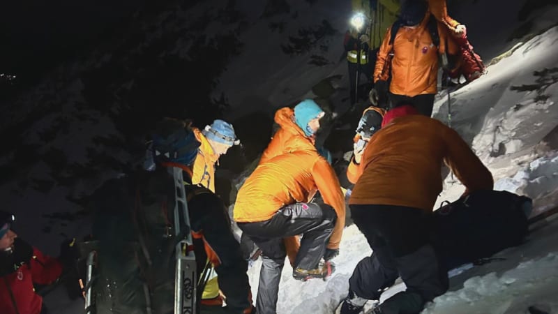 Dramatická záchrana v Tatrách: Hluchoněmý Čech spadl z 250 metrů, našli ho díky čelovce