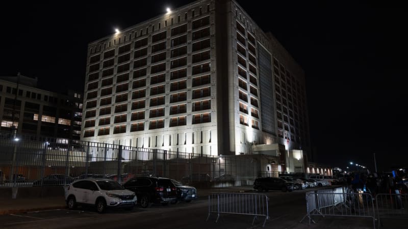 CNN: Peklo na Zemi. Podívejte se na vězení, ve kterém na proces vyčkává Maduro