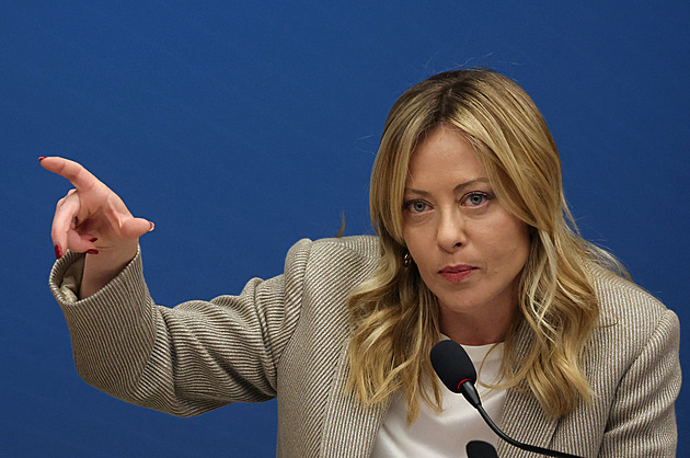 Musíme už o Ukrajině mluvit i s Ruskem, míní Meloniová. Chce evropského vyslance