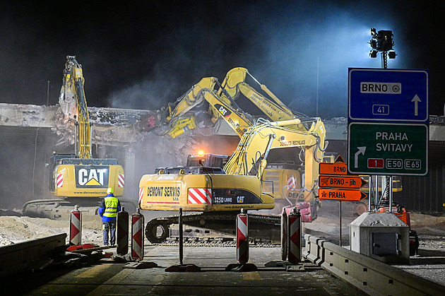 Dálnice D2 byla před křižovatkou s D1 uzavřená. Už se jezdí v obou směrech