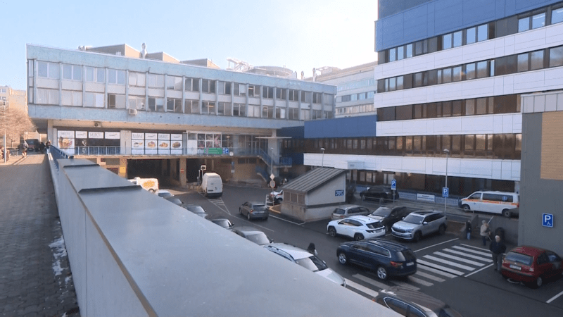 Pražské nemocnice kvůli námraze praskají ve švech. Lékaři řeší zlomeniny i zranění hlavy