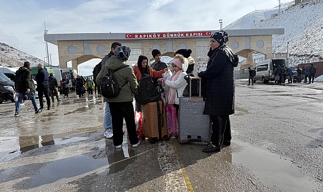 K tradiční surovosti i moderní high-tech. Írán dusil vzpouru, ale jen si koupil čas