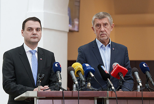 Hrozilo, že si Darmovzala nechají, Macinka popsal jednání s Venezuelou