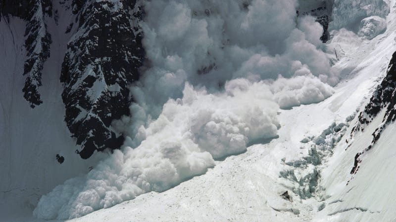 Tragédie v Rakousku. Po pádu dvou lavin zemřelo pět lidí, další jsou v nemocnici