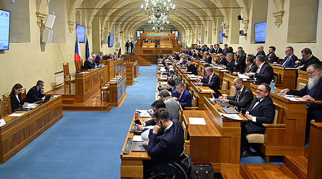 Senát vybere kandidáty na ombudsmana. Bavili se o muniční iniciativě a L-159