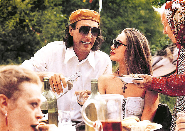 GLOSA: A Bohuš si nás kúpí všecky. Do kin se vrací Dědictví aneb Kurvahošigutntág