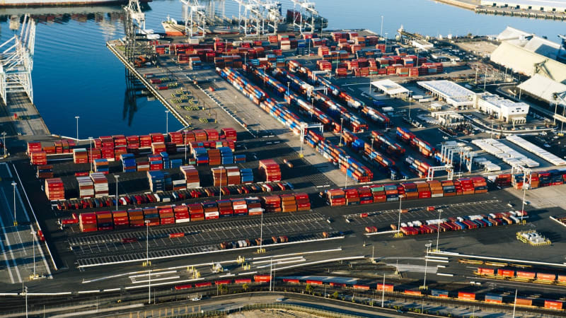 Vrátí Trump světu 166 miliard dolarů? Americký soudce jedná s právníky vlády o vratkách cel