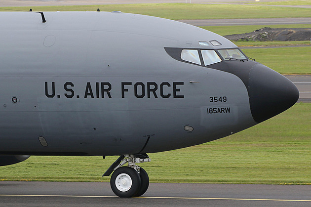 V Iráku se zřítil tankovací letoun USA. Armáda hlásí čtyři mrtvé