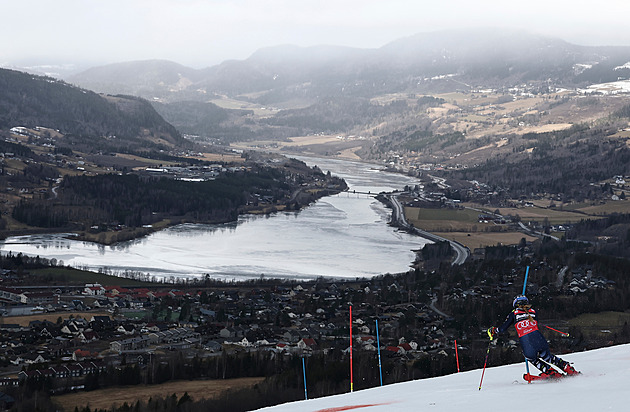 Shiffrinová jasně vede v posledním slalomu sezony, může slavit 110. vítězství