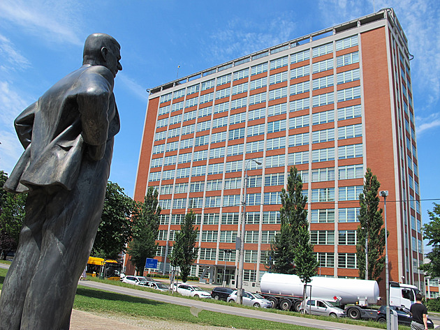 Český výletník: Jen ve Zlíně může nést náměstí jméno Práce, dohlíží na něj Baťa