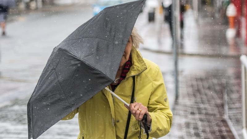 Bouře Dave tvrdě udeří na Evropu. Meteorologové vydali výstrahu, bude i sněžit