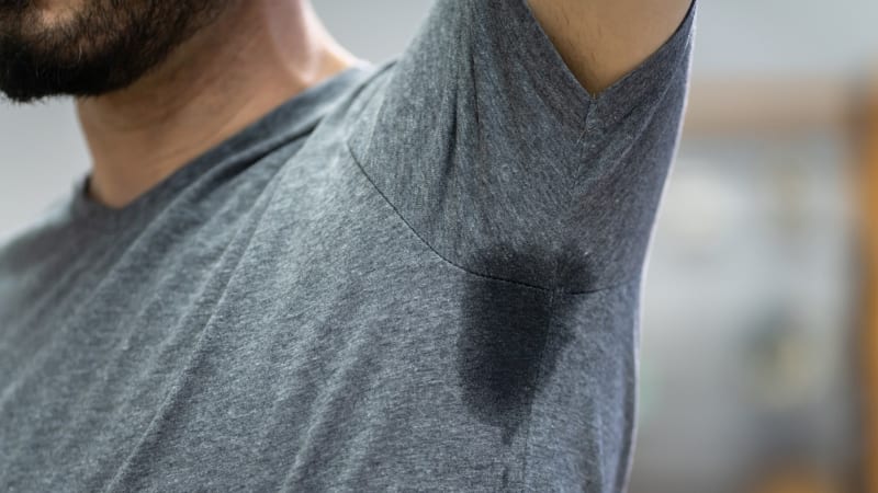 Vědci objevili superschopnost potu. Látka v něm může pomoci v boji s chřipkou a dalšími viry