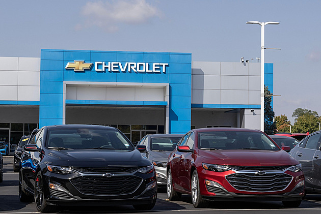 Pandemická automobilová bublina uvrhla americké zákazníky do dluhové pasti