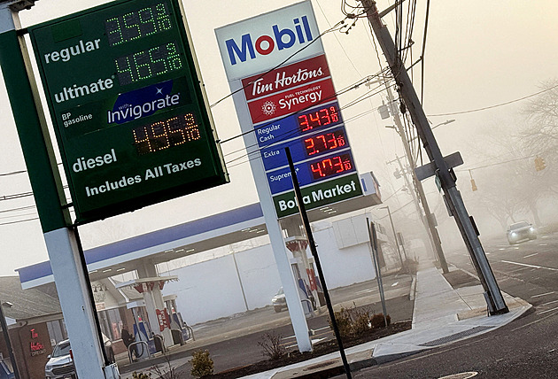 Šok na trhu s ropou. Je nejdražší od zahájení ruské invaze na Ukrajinu