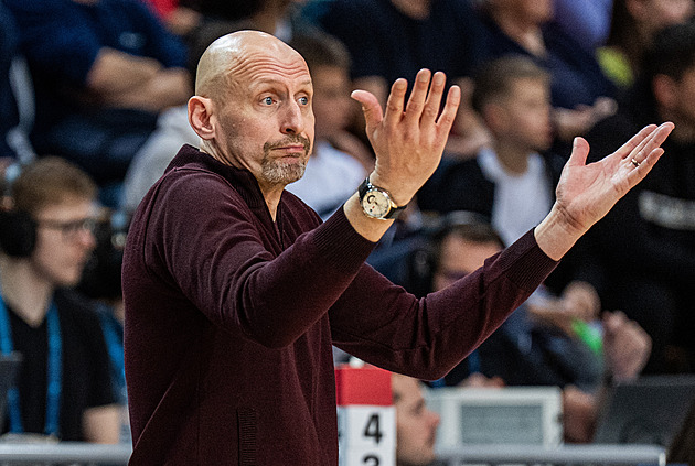 Jedna sezona a konec. Reprezentační kouč Bartoň už basketbalisty USK nepovede