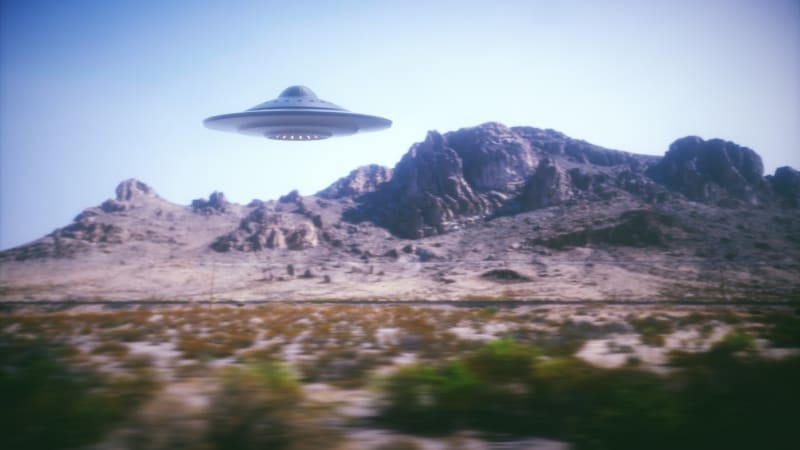 Rotující kolo nad Řeckem a další podivnosti. Expert vysvětlil, proč USA zveřejnily záběry UFO