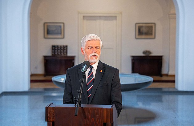 Prezident podepsal zákon, který vládě umožní omezit ceny pohonných hmot