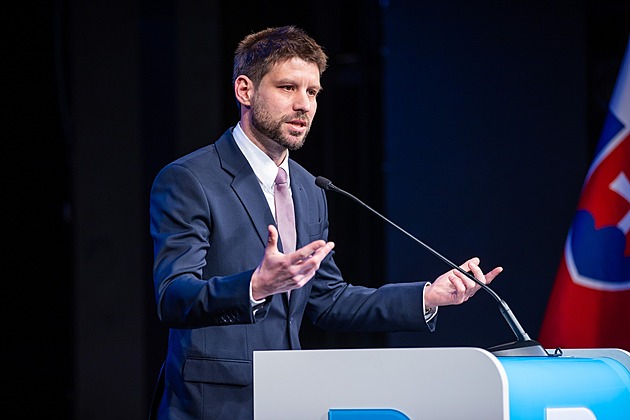 Šimečku dobíhá matčina kauza, ztrácí. Po volbách mu to může paradoxně pomoci