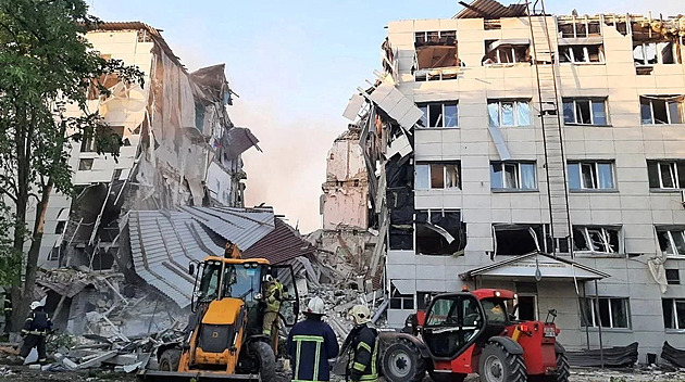 Přenášíme válku do Ruska. Ukrajinci trefili rafinerii v Jaroslavli, zasáhli i internát
