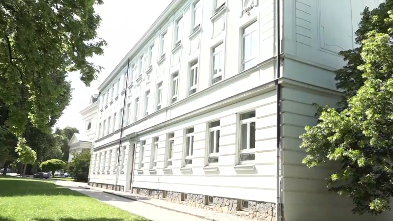 Šikana na škole se přehlíží, tvrdí rodiče po pokusu o sebevraždu na slavkovské základce