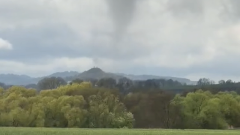 Českem se prohnalo další tornádo, potvrdili meteorologové. V Děčíně způsobilo menší škody