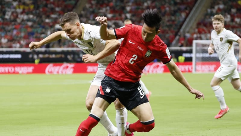 MS ve fotbale ON-LINE: Češi bojují proti Korejcům, v základu se překvapivě objevil Sojka