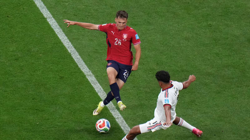 MS ve fotbale ON-LINE: Mexiko vede už o dva góly, situace českých fotbalistů je kritická