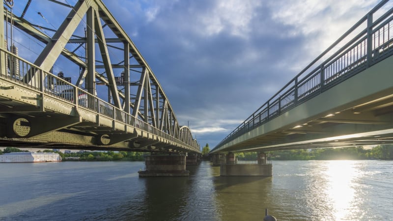 Smrt Čecha ve Vídni: Muž nepřežil skok z mostu, záchranáři varují před hazardem