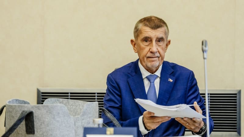Absolutně skandální, pustil se Babiš do Španělska. Kvůli migrantům žádá uzavření Schengenu