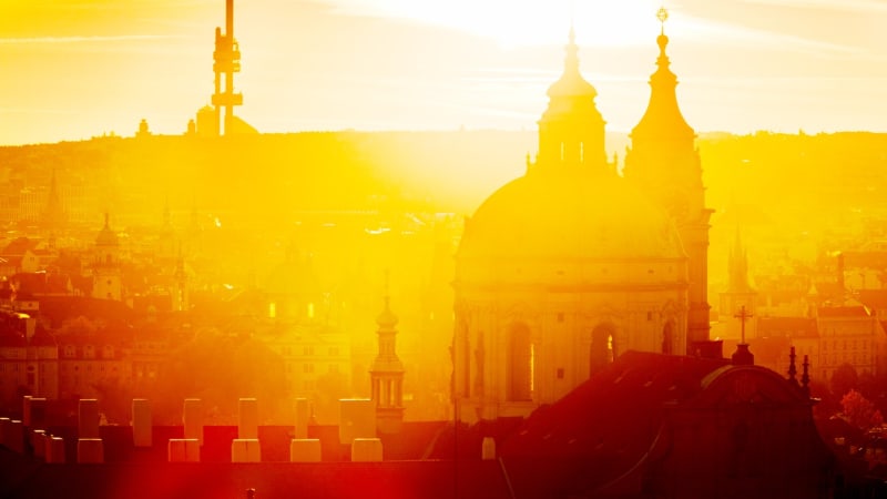 Omezte pohyb venku v Praze a okolí, nabádají meteorologové. Varují před smogovou situací