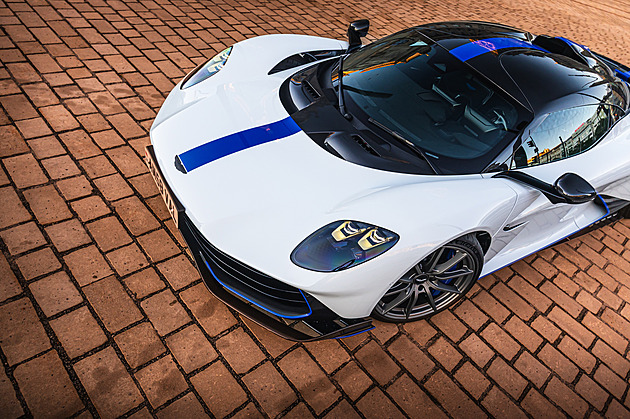 Automobilový skvost v Praze. Pokochejte se nadupanou Valhallou. Cenovka omráčí