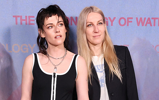 Jsme umělecky smýšlející podivínky, říká Kristen Stewartová o sobě a manželce