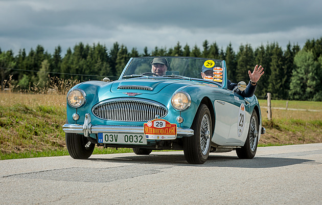 OBRAZEM: Boj o setiny sekundy. Automobilové skvosty zářily v pohraničí