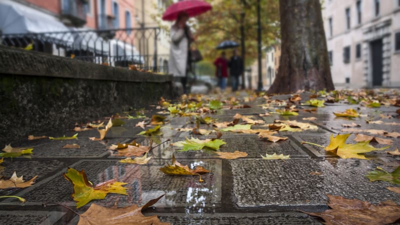 Sledujte RADAR: Do Česka se ženou deště. V jeden den se ale oteplí až na 21 stupňů