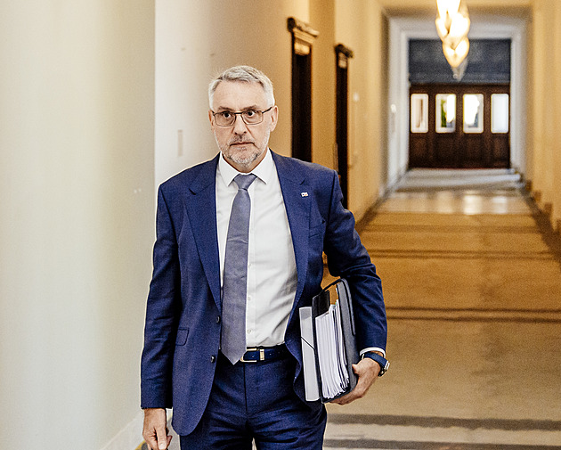 Kolony na hranicích Polska a Ukrajiny neznačí migrační vlnu, uklidňuje Metnar