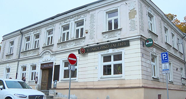 Na poslední pivo či koleno. Legendární hospoda U Jarolímků dnes zavírá